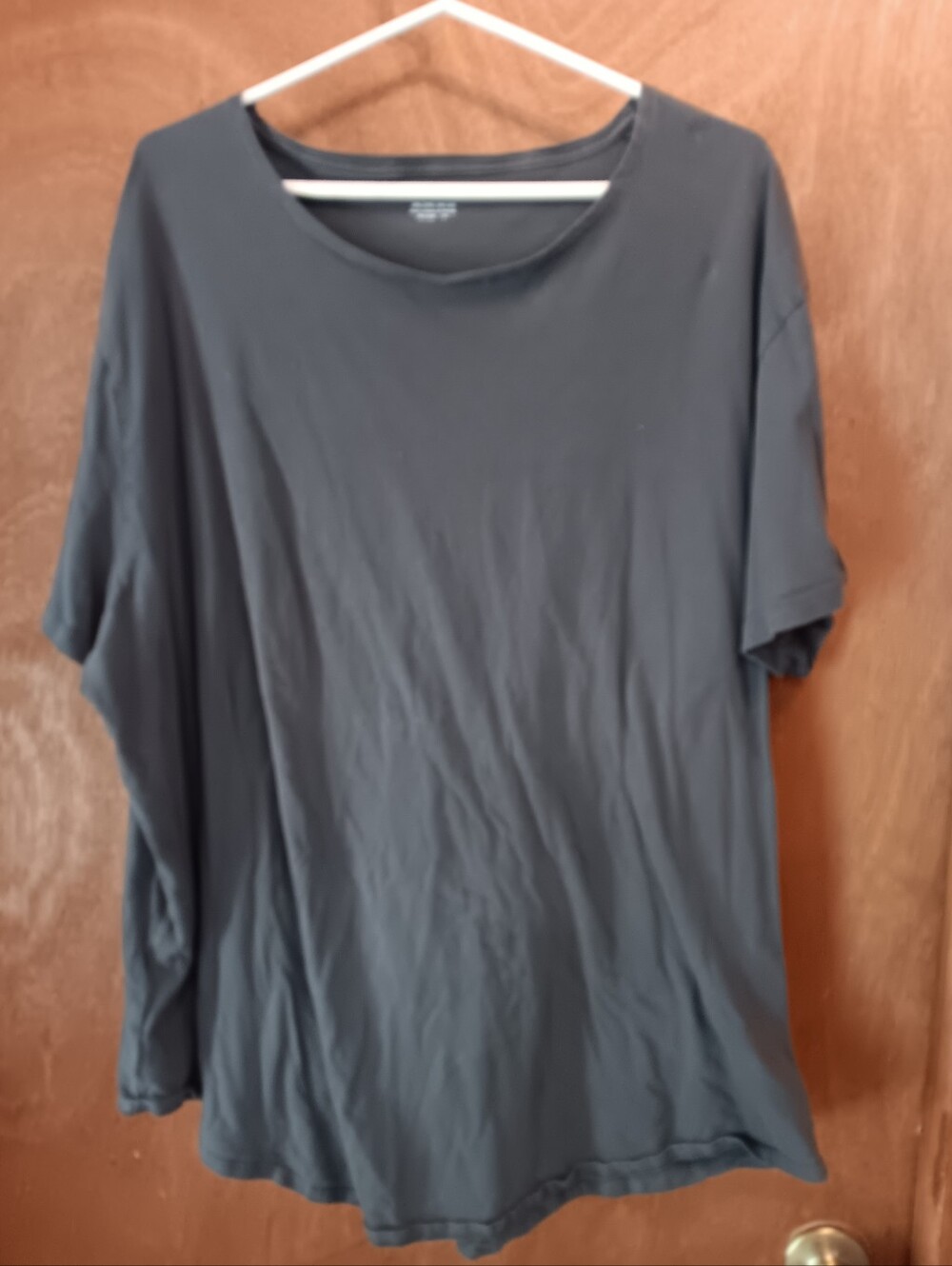 No Boundaries Women's Short Sleeve Tee in Charcoal